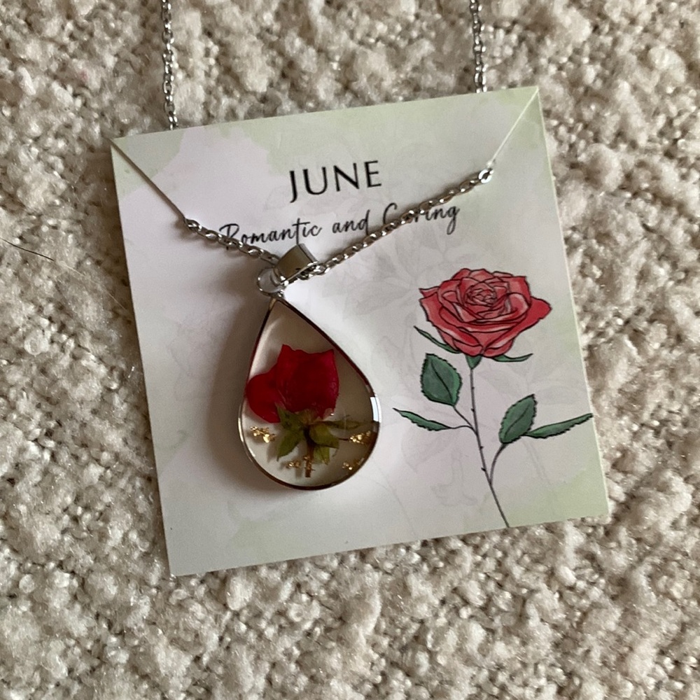 Necklace - June birthday 🍀HP